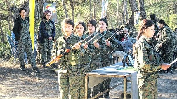 teror orgutu kucuk cocuklari kullaniyor 10964314 - Internet (Dijital Medya)